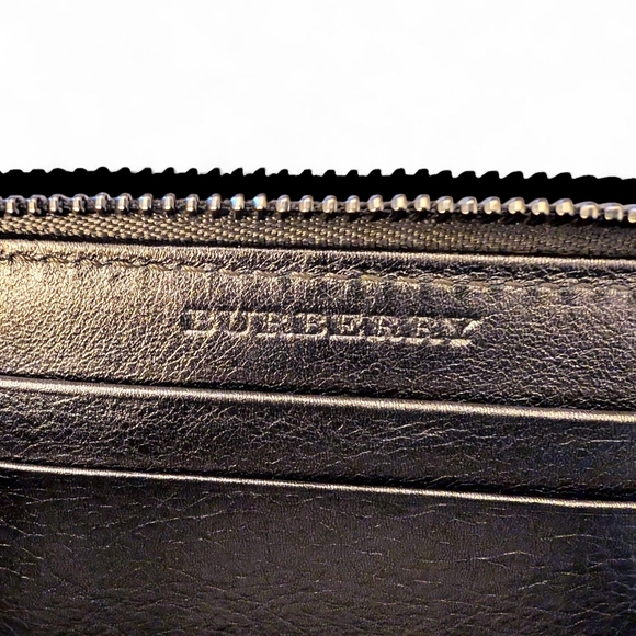 Burberry Metallic Knot Leather Small Zip Wallet - Picture 11 of 15
